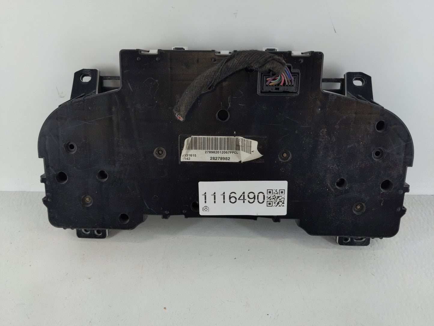 2012 Chevrolet Silverado 1500 Instrument Cluster Speedometer Gauges P/N:28278982 Fits OEM Used Auto Parts - Oemusedautoparts