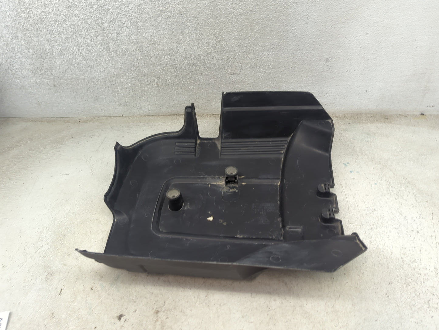 2012 Chevrolet Silverado 1500 Engine Cover - Oemusedautoparts1.com