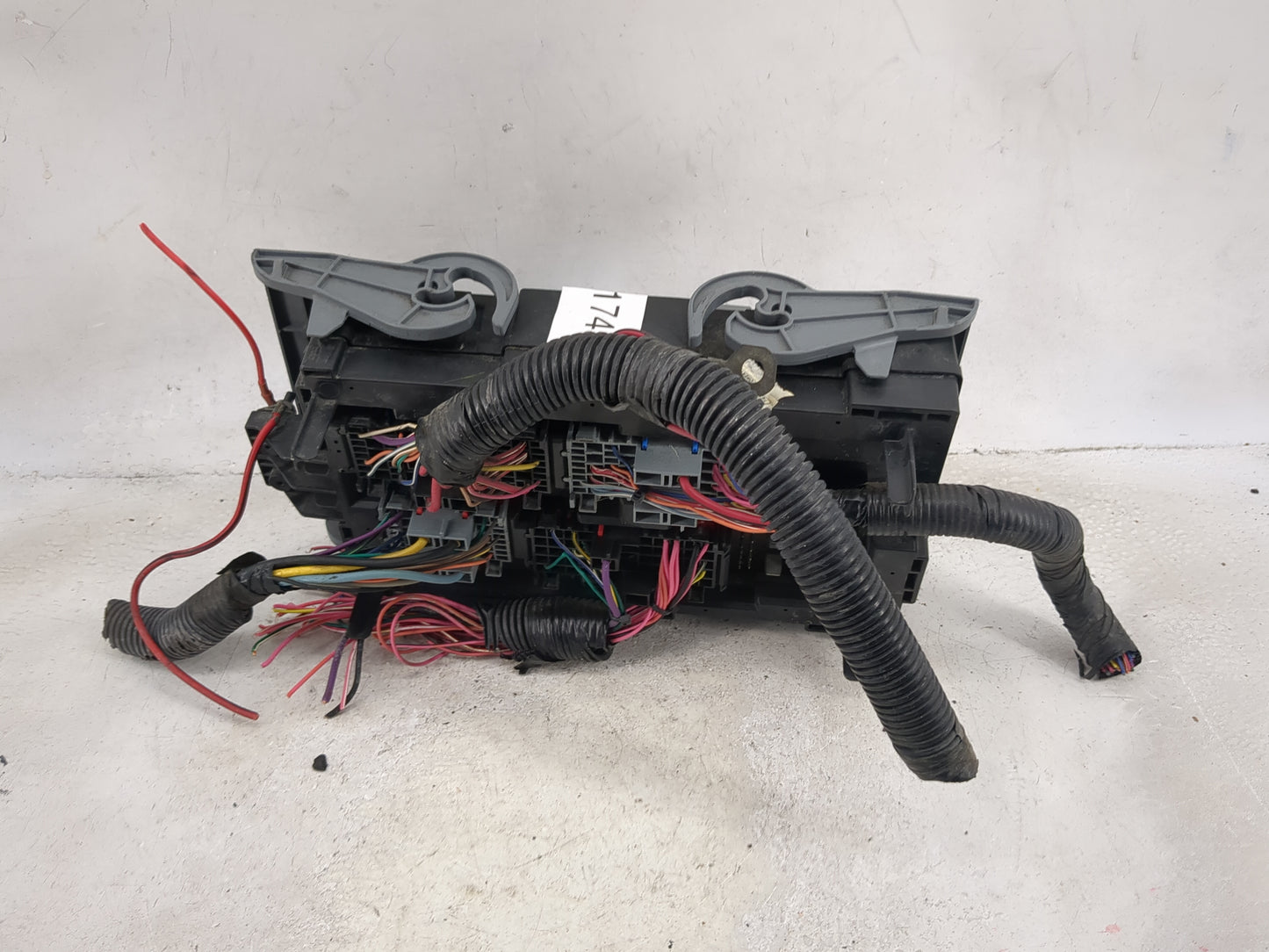 2010-2013 Chevrolet Silverado 1500 Fusebox Fuse Box Panel Relay Module P/N:22798215 Fits Fits 2010 2011 2012 2013 OEM Used A