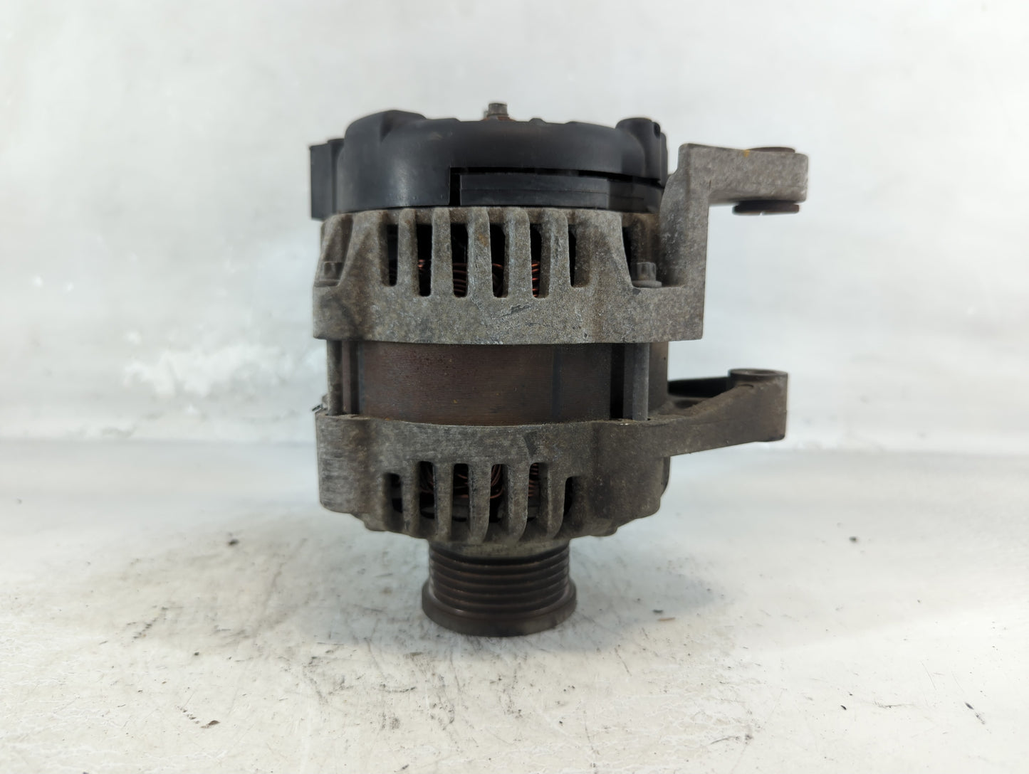 2012-2018 Chevrolet Sonic Alternator Replacement Generator Charging Assembly Engine OEM P/N:13500577 Fits OEM Used Auto Part