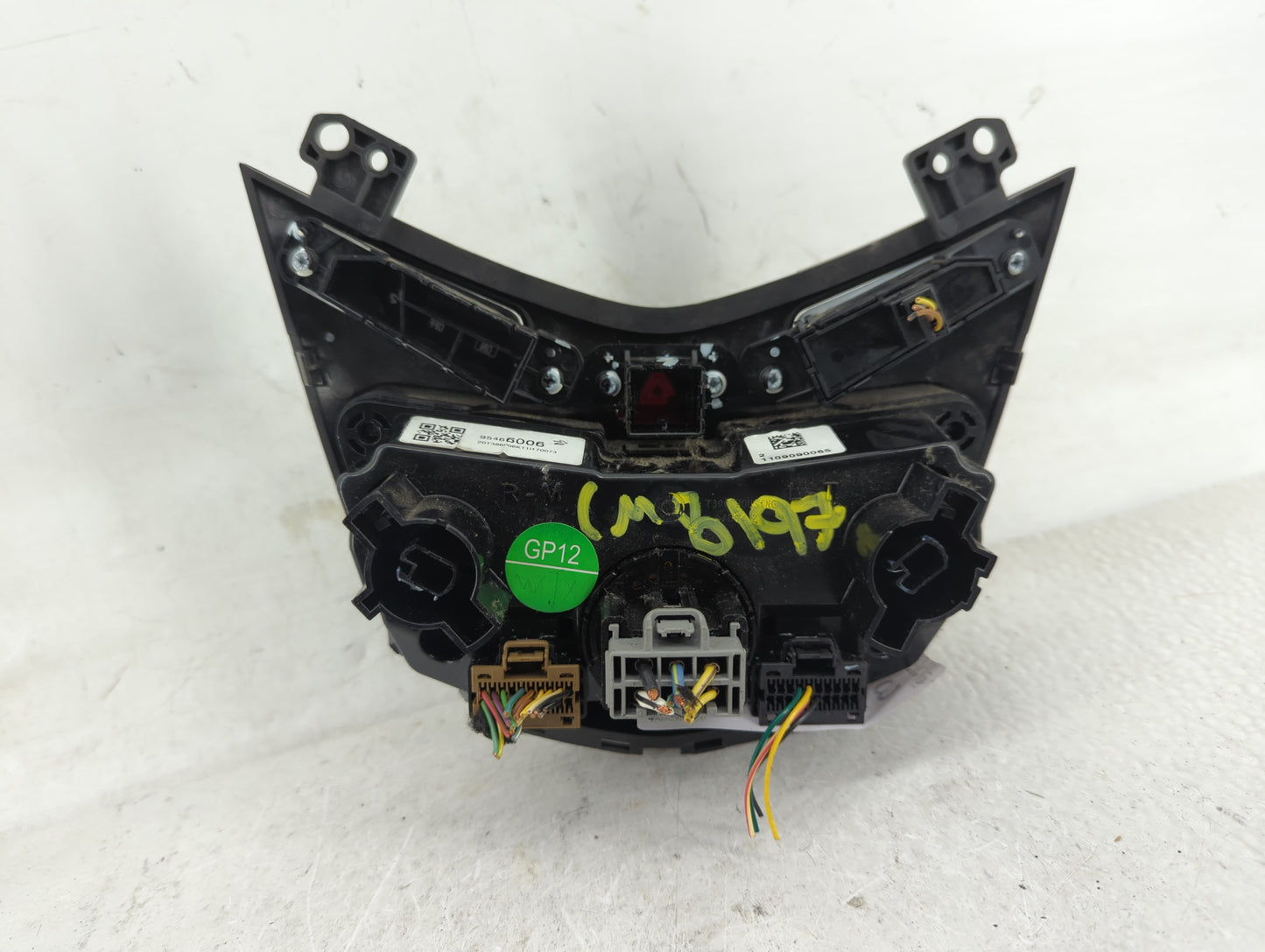 2012 Chevrolet Sonic Climate Control Module Temperature AC/Heater Replacement P/N:95466006 Fits OEM Used Auto Parts - Oemuse