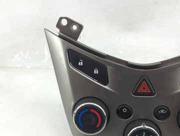 2012 Chevrolet Sonic Climate Control Module Temperature AC/Heater Replacement P/N:95076687 Fits OEM Used Auto Parts