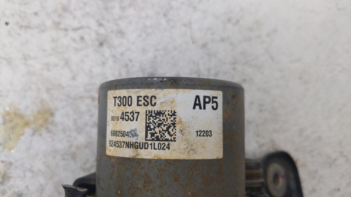 2012-2013 Chevrolet Sonic Anti-Lock Brake ABS Pump Module Actuator OEM P/N:95173880 95104537 Fits Fits 2012 2013 OEM Used Au