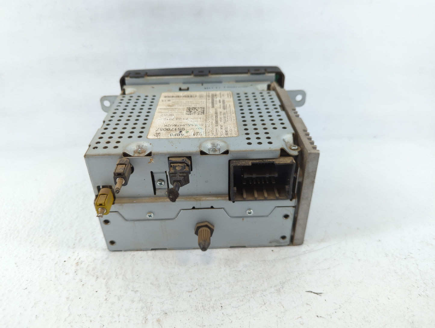 2012-2012 Chevrolet Sonic Am Fm Cd Player Radio Receiver - Oemusedautoparts1.com