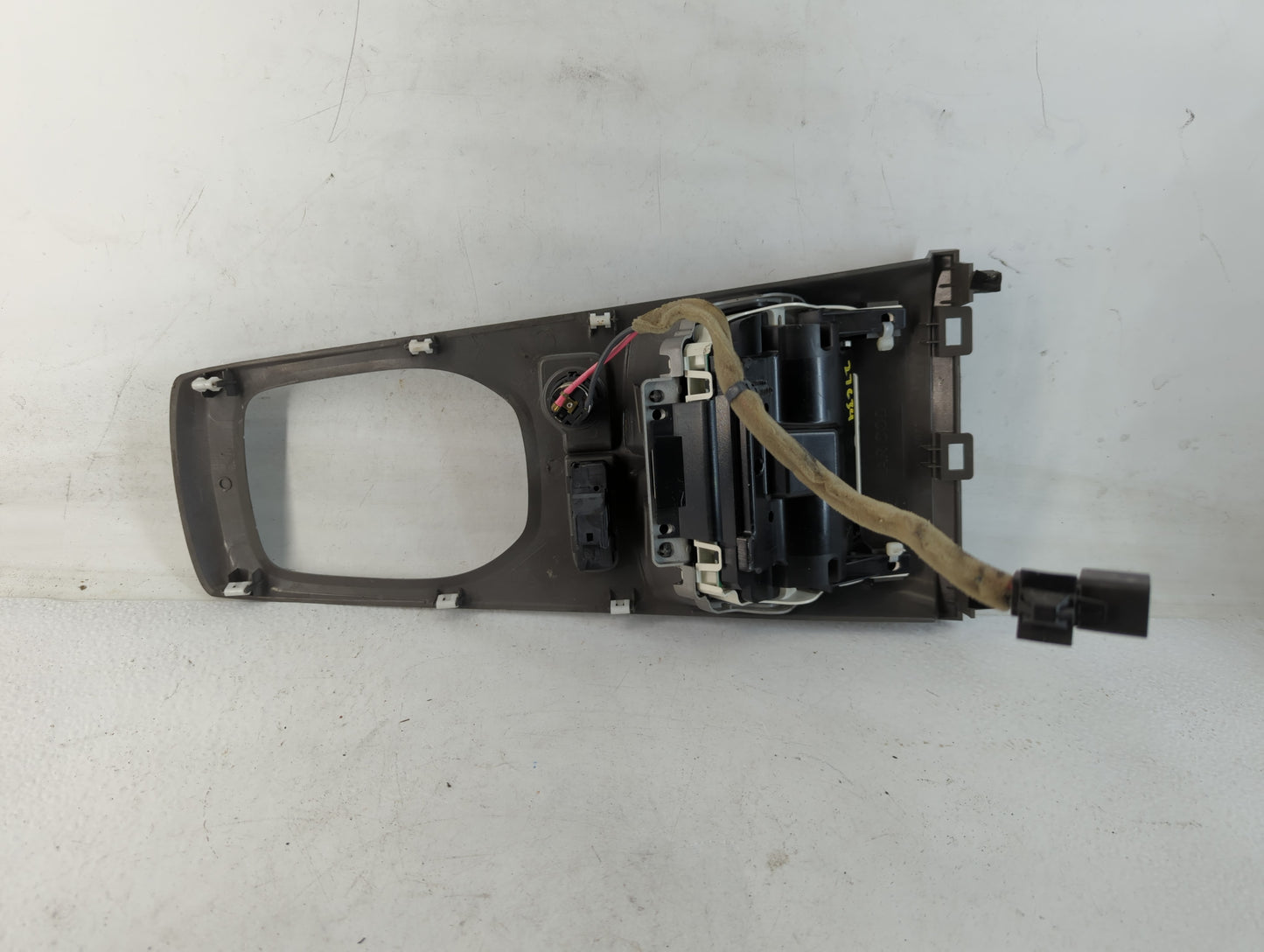 2010 Chevrolet Suburban 1500 Overhead Roof Console Interior Dome Light - Oemusedautoparts1.com