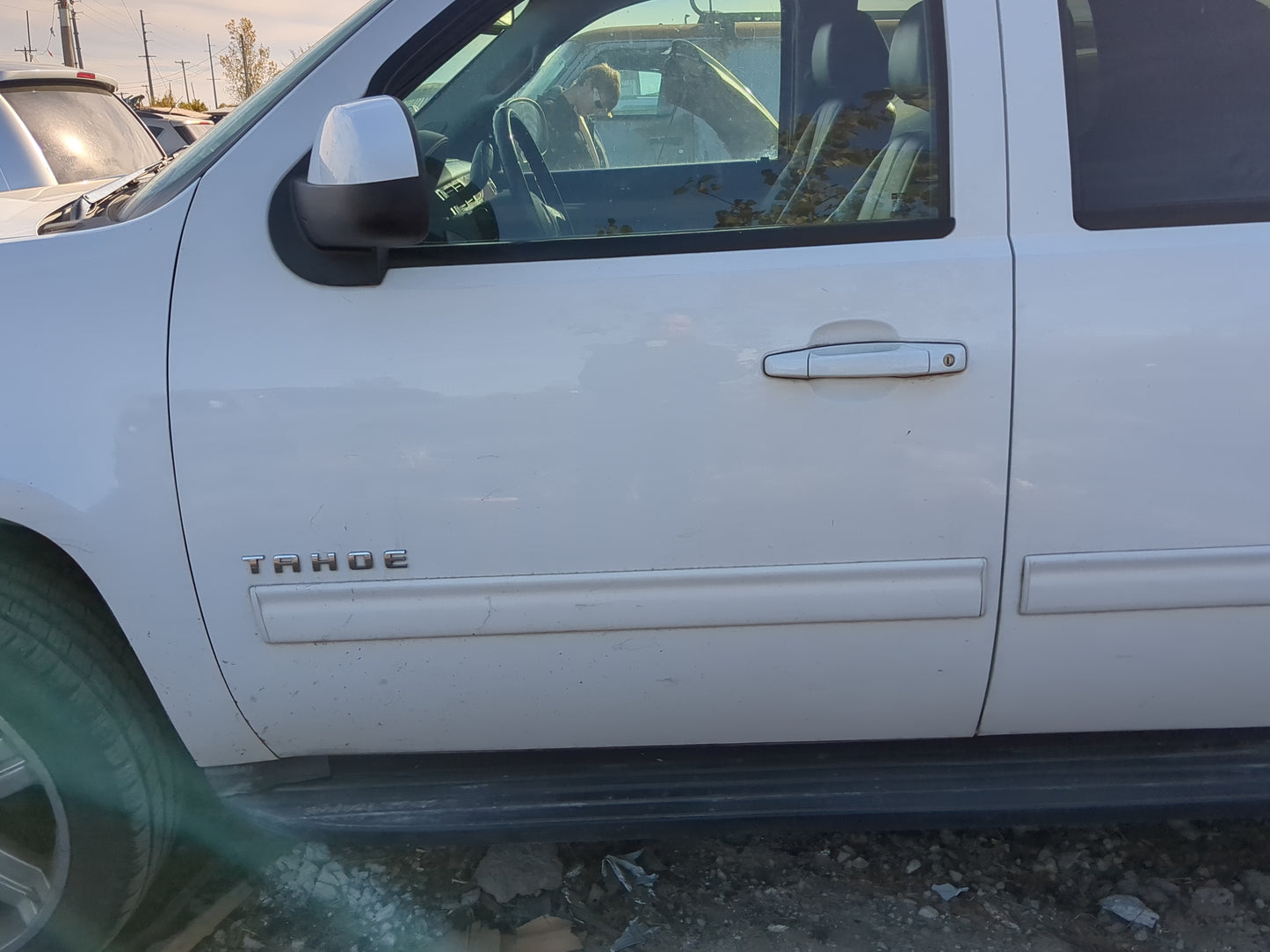 2011-2014 Chevrolet Tahoe Driver Front Door Oem - Oemusedautoparts1.com