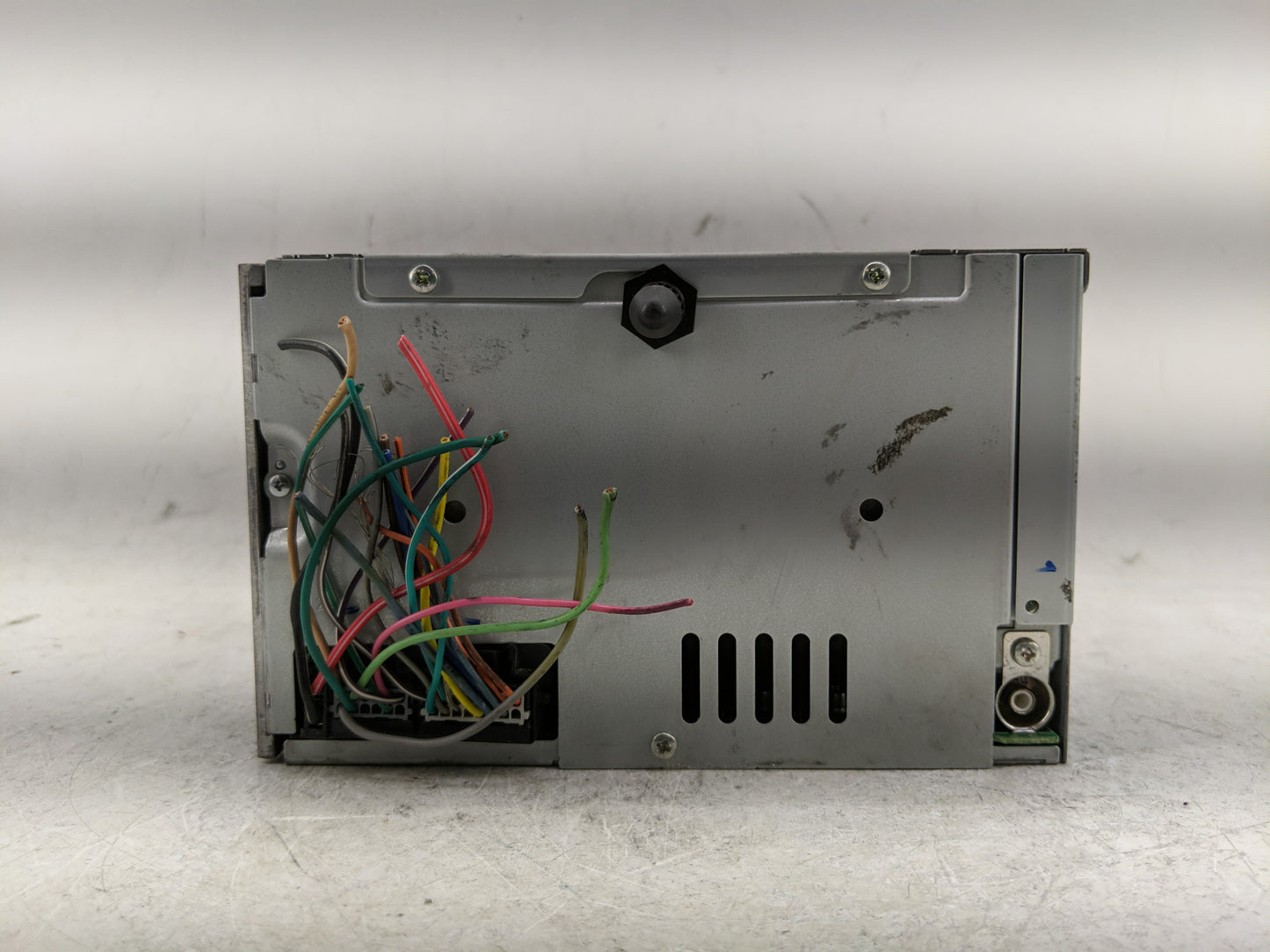 2007-2014 Chevrolet Tahoe Radio AM FM Cd Player Receiver Replacement P/N:15798975 Fits OEM Used Auto Parts - Oemusedautopart