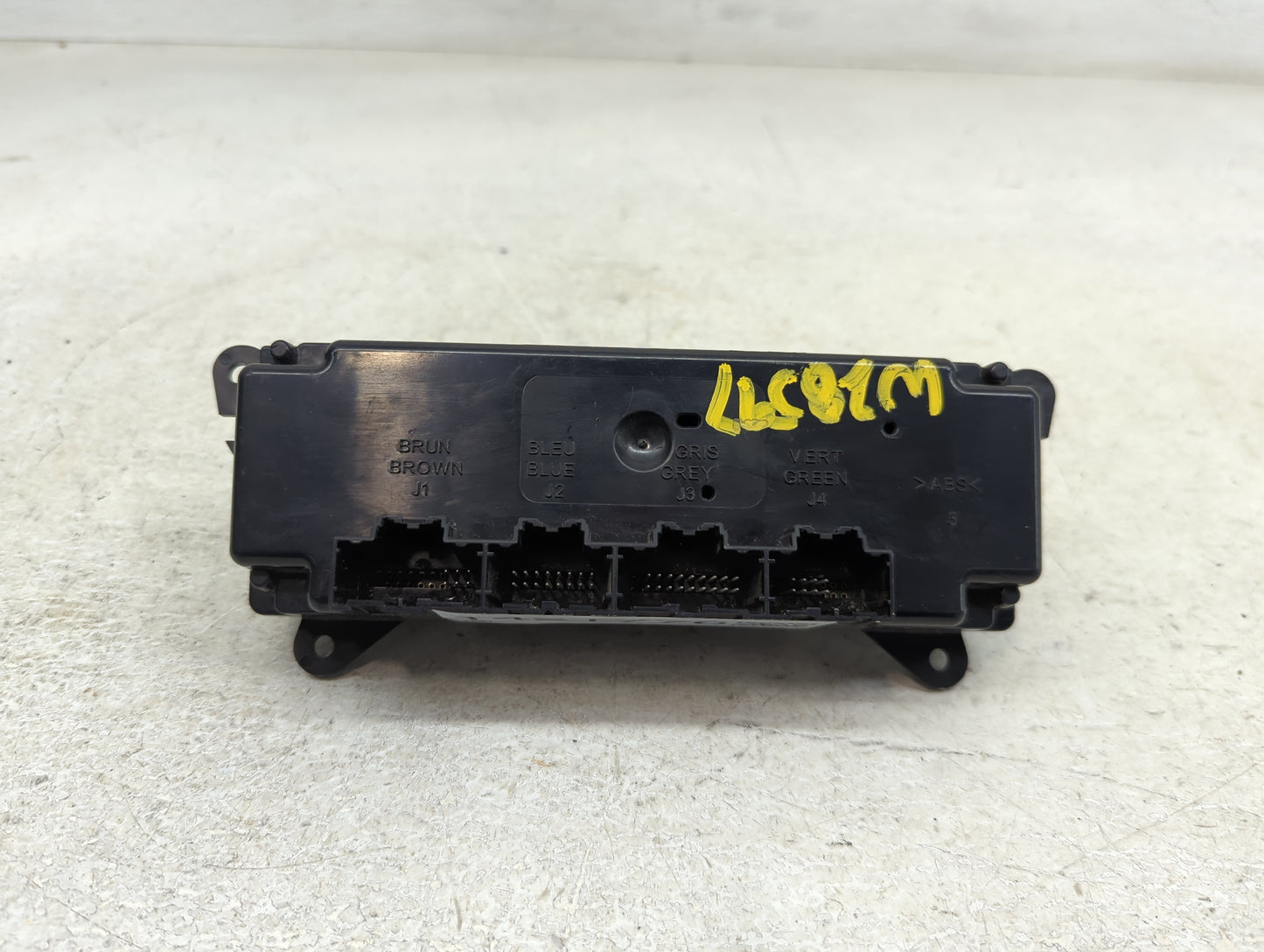 2012 Chevrolet Traverse Climate Control Module Temperature AC/Heater Replacement P/N:20917130 Fits OEM Used Auto Parts - Oem