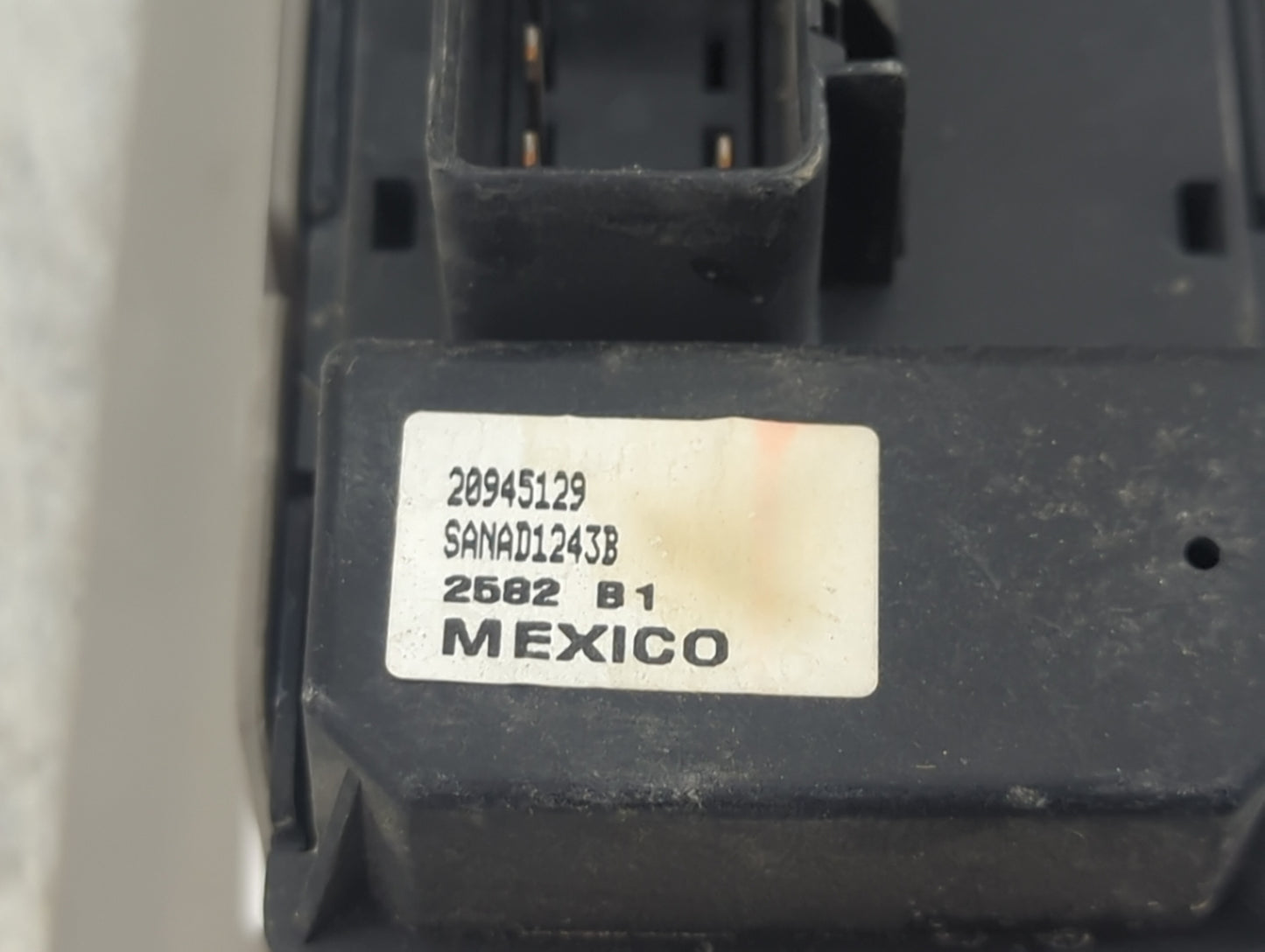 2009-2017 Chevrolet Traverse Master Power Window Switch Replacement Driver Side Left P/N:20945129 SANAD1243B Fits OEM Used A