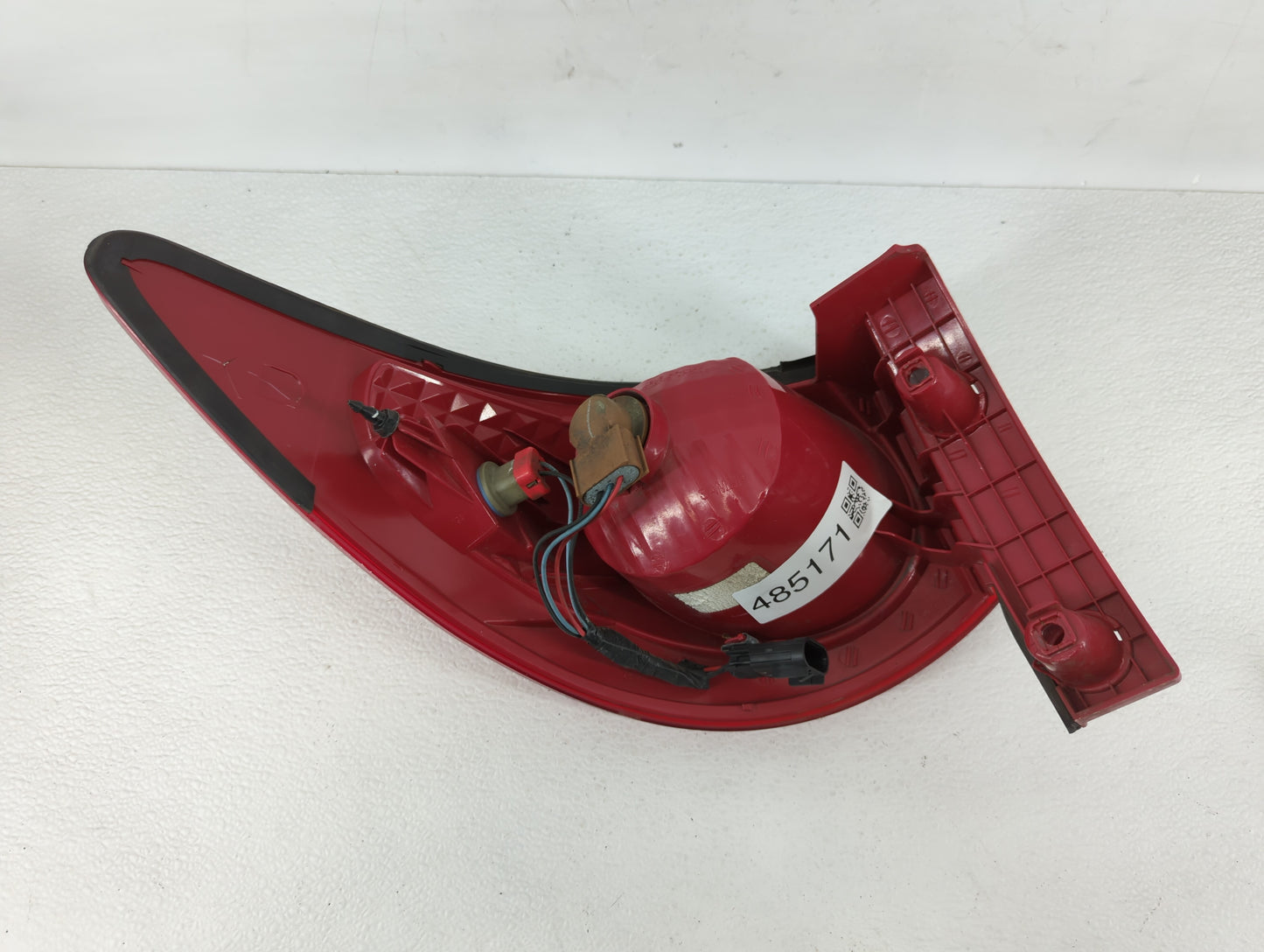 2012 Chevrolet Traverse Tail Light Assembly Passenger Right OEM P/N:ZFY-00928-GM 10T133166 Fits OEM Used Auto Parts - Oemuse