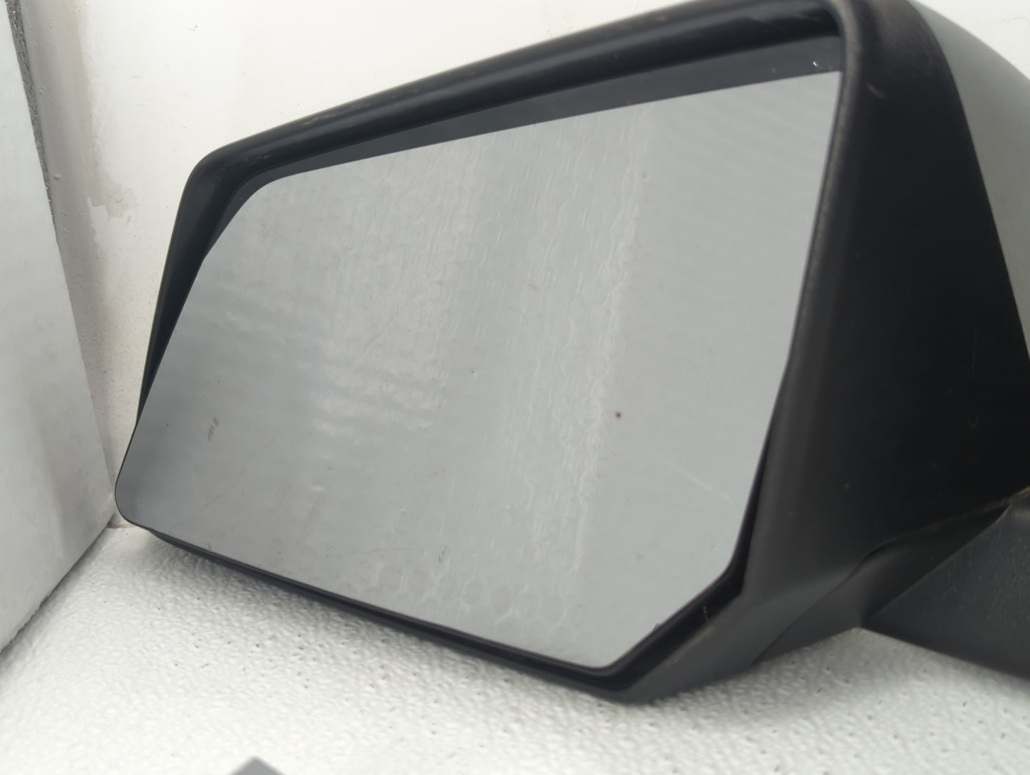 2015-2017 Chevrolet Traverse Driver Side View Mirror - Left Door Mirror OEM Used - Oemusedautoparts1.com