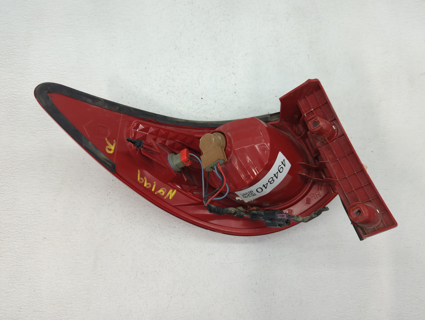 2012 Chevrolet Traverse Tail Light Assembly Passenger Right OEM P/N:94T469489 ZFY-00928-GM Fits OEM Used Auto Parts - Oemuse
