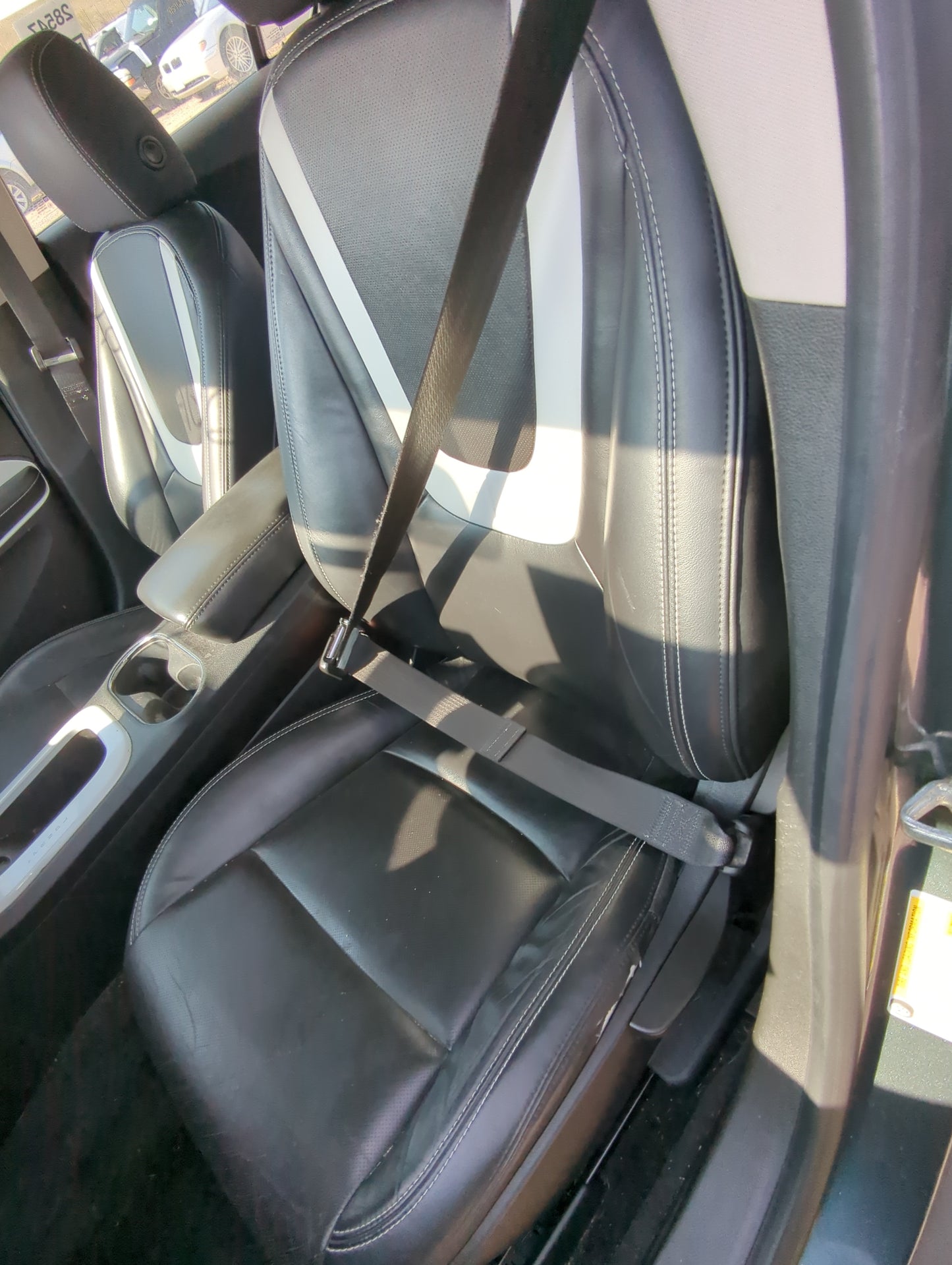 2011-2012 Chevrolet Volt Driver Front Seat Oem - Oemusedautoparts1.com