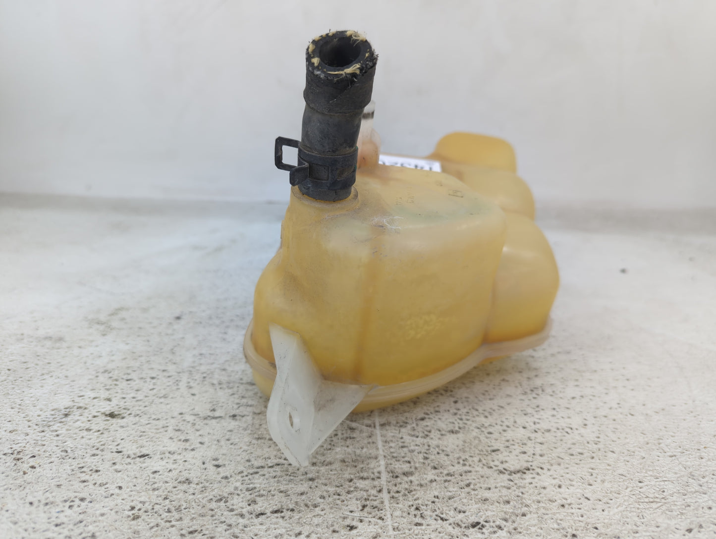 2011-2014 Chrysler 200 Radiator Coolant Overflow Expansion Tank Bottle - Oemusedautoparts1.com