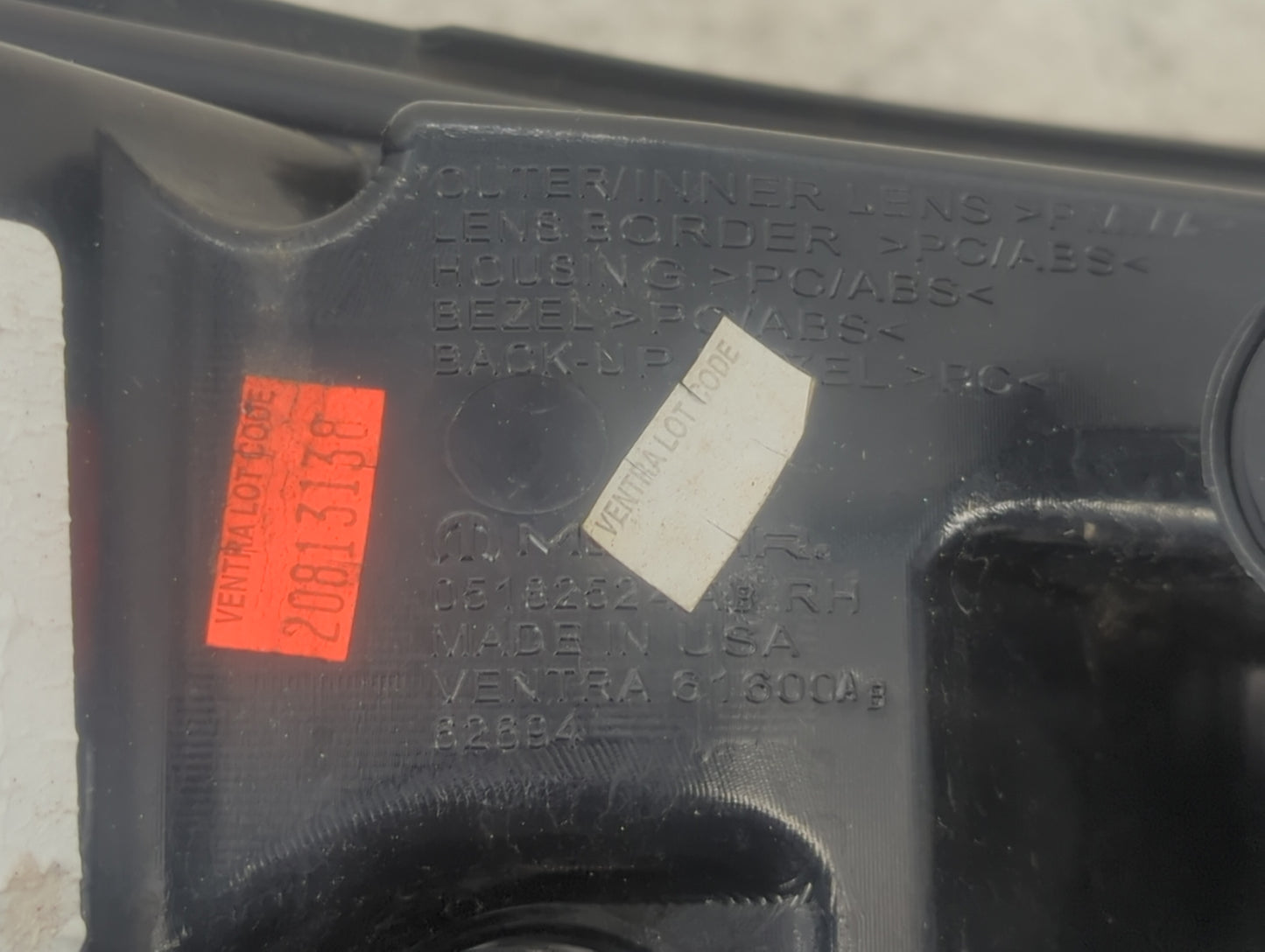 2011-2014 Chrysler 200 Tail Light Assembly Passenger Right OEM Fits Fits 2011 2012 2013 2014 OEM Used Auto Parts - Oemusedau