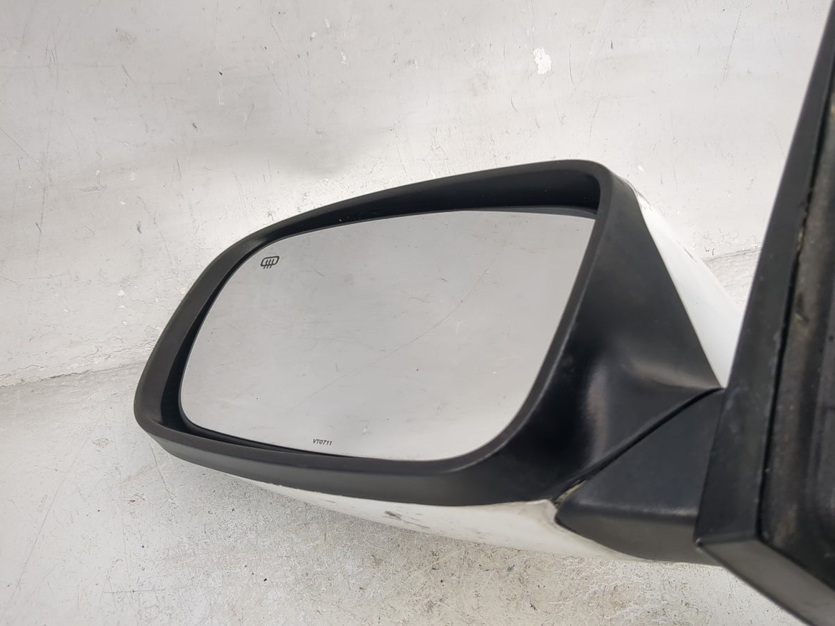2011-2014 Chrysler 200 Driver Side View Mirror - Left Door Mirror OEM Used - Oemusedautoparts1.com