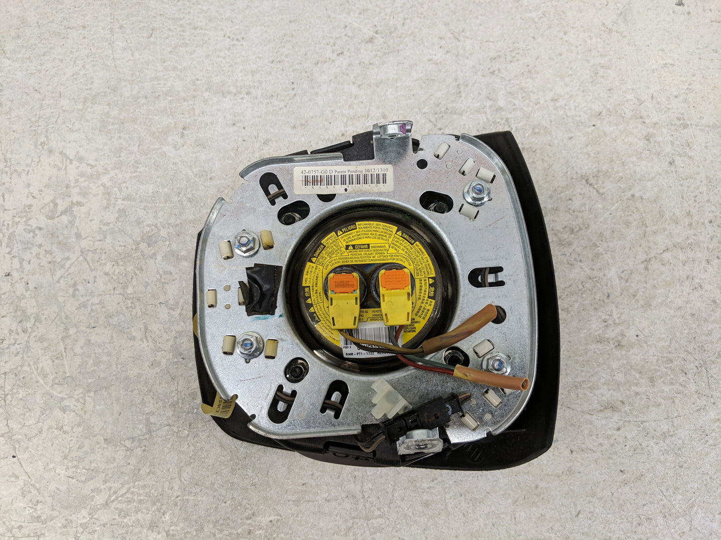 2011-2014 Chrysler 300 Air Bag Driver Left Steering Wheel Mounted Fits Fits 2011 2012 2013 2014 OEM Used Auto Parts - Oemuse