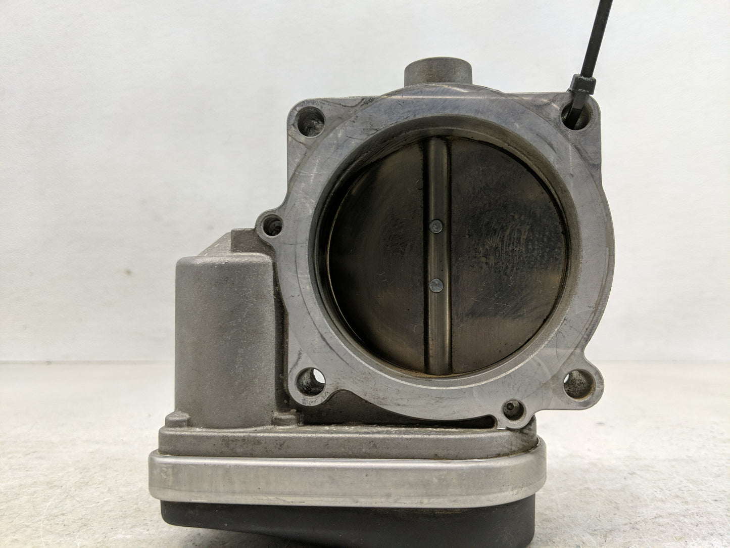 2005-2013 Chrysler 300 Throttle Body P/N:A2C53099252 Fits Fits 2005 2006 2007 2008 2009 2010 2011 2012 2013 OEM Used Auto Pa