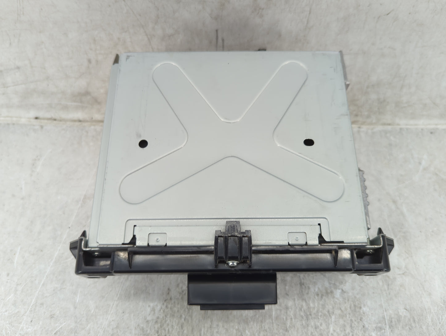2012 Chrysler 300 Radio AM FM Cd Player Receiver Replacement P/N:P05091038AJ CQ-UC01E0GX Fits OEM Used Auto Parts - Oemuseda
