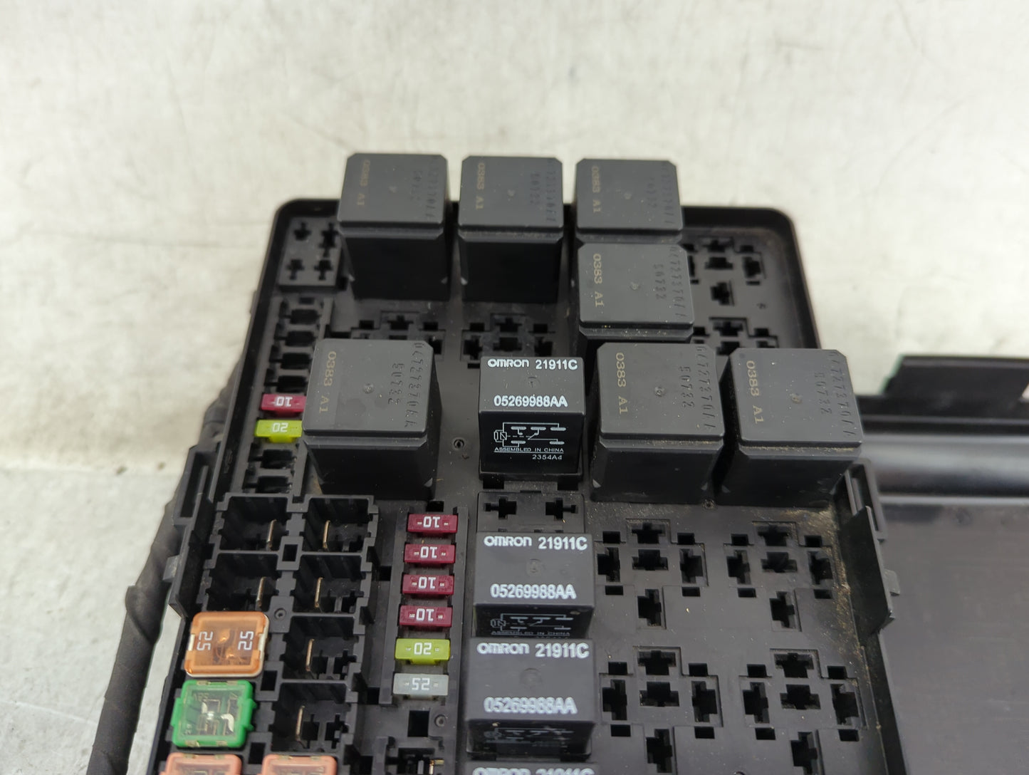 2012 Chrysler Charger Fusebox Fuse Box Panel Relay Module P/N:P68083958AA 68083958AA Fits Fits 2013 2014 OEM Used Auto Parts