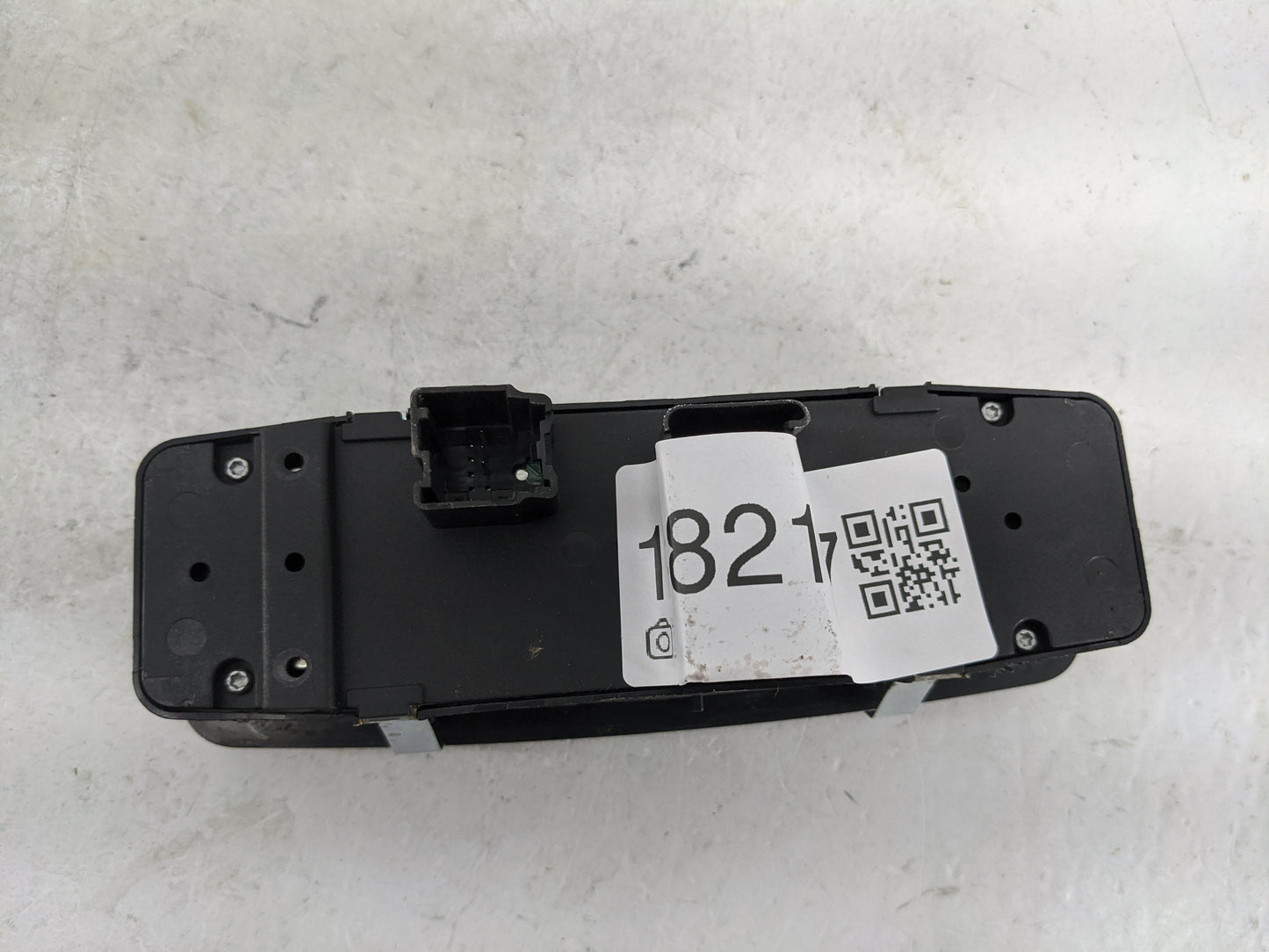 2012 Chrysler Town and Country Master Power Window Switch Replacement Driver Side Left P/N:10092323 Fits OEM Used Auto Parts