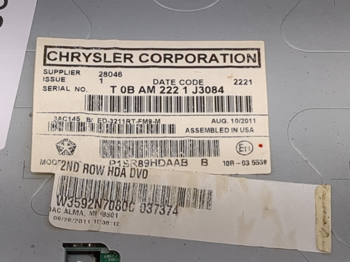 Chrysler Town And Country Information Display Screen Tan - Oemusedautoparts1.com