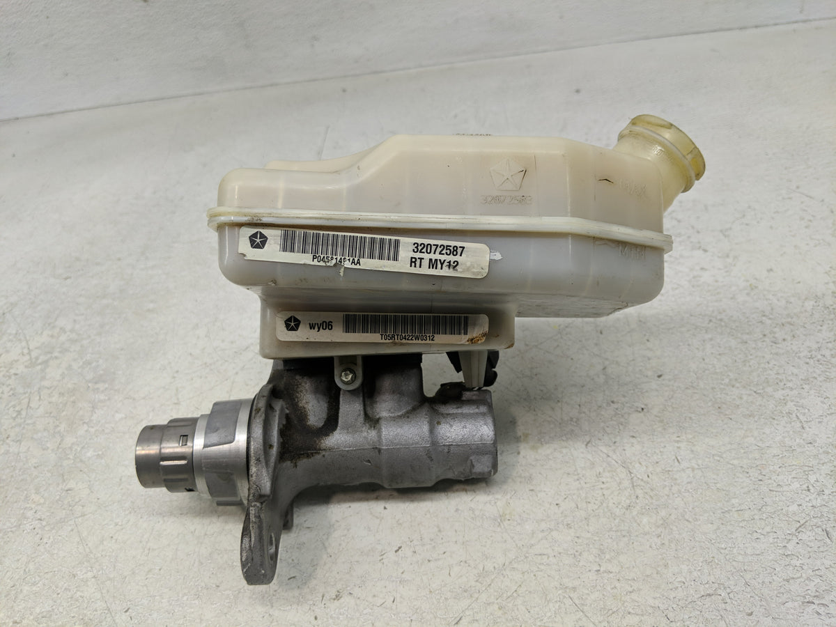 2012-2016 Chrysler Town & Country Brake Master Cylinder 1302586 - Oemusedautoparts1.com