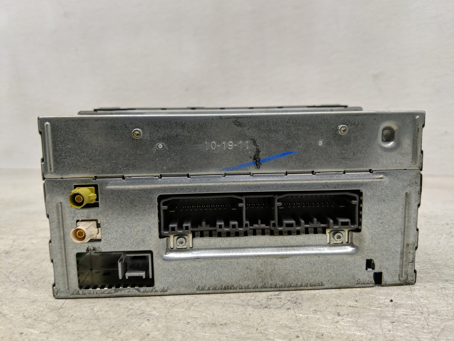 2012 Chrysler Town & Country Radio AM FM Cd Player Receiver Replacement P/N:05091209AD Fits OEM Used Auto Parts - Oemusedaut