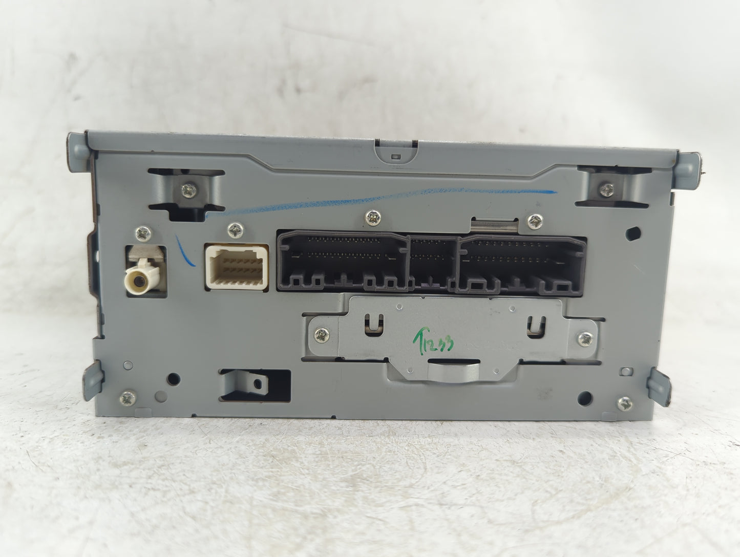 2012-2016 Chrysler Town & Country Radio AM FM Cd Player Receiver Replacement P/N:P05091200AD Fits OEM Used Auto Parts - Oemu
