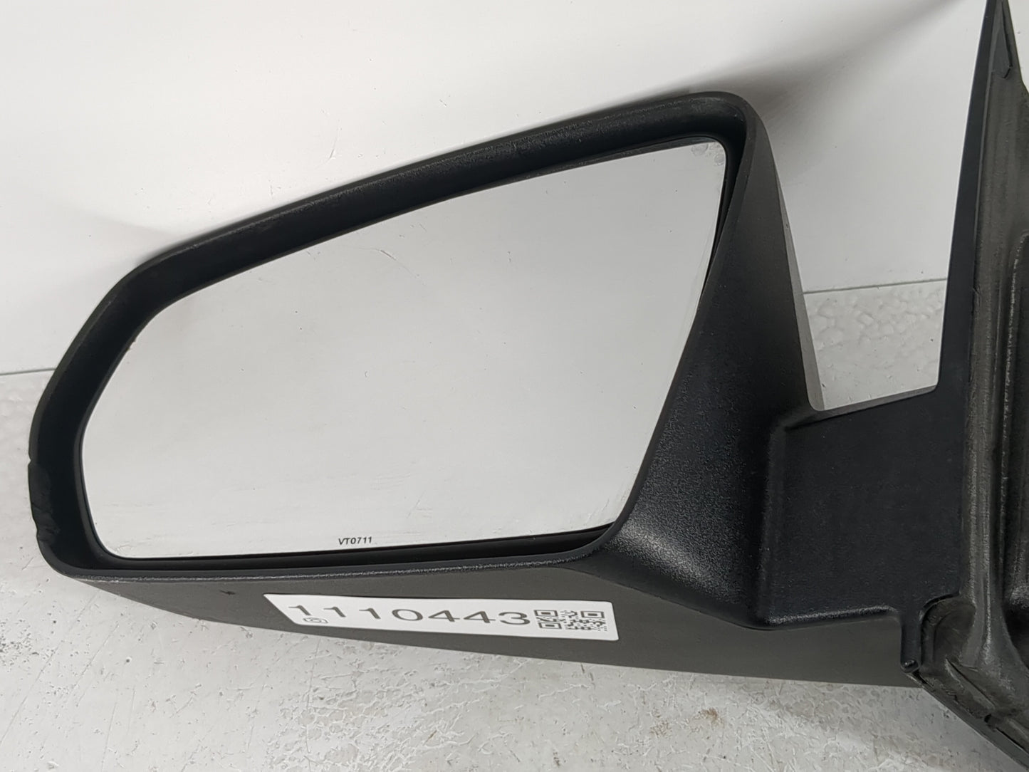 2013-2014 Dodge Avenger Driver Side View Mirror - Left Door Mirror OEM Used - Oemusedautoparts1.com