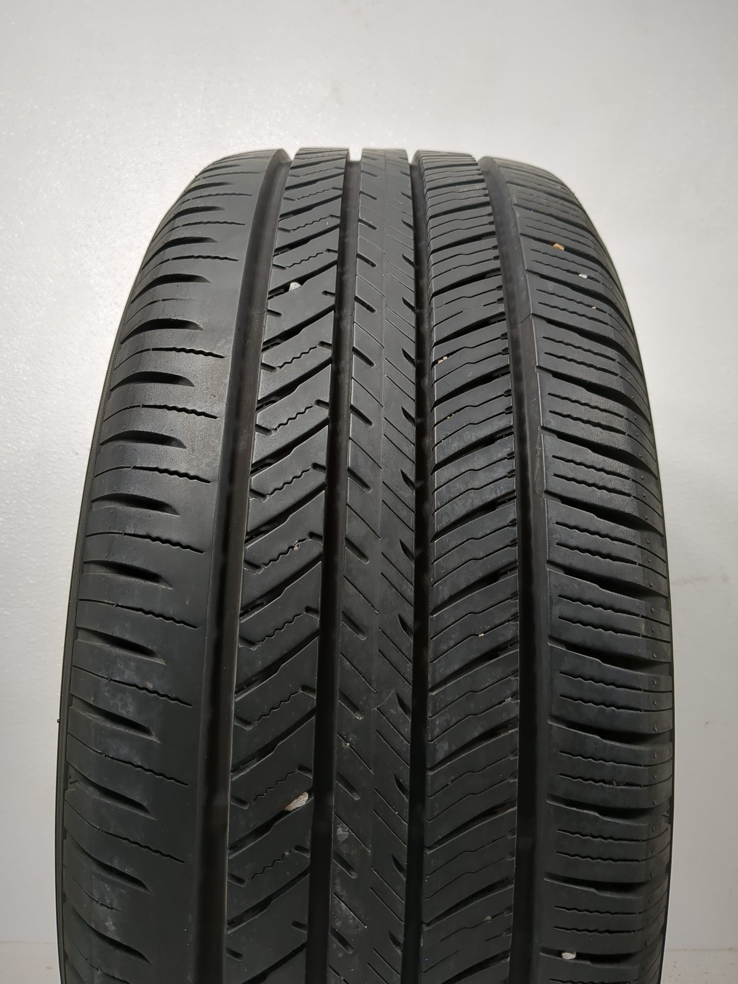 Used Tire 255/55R17 YOKOHAMA YK-GTX ALL SEASON 101V - Tread Depth 9/32 - Oemusedautoparts1.com