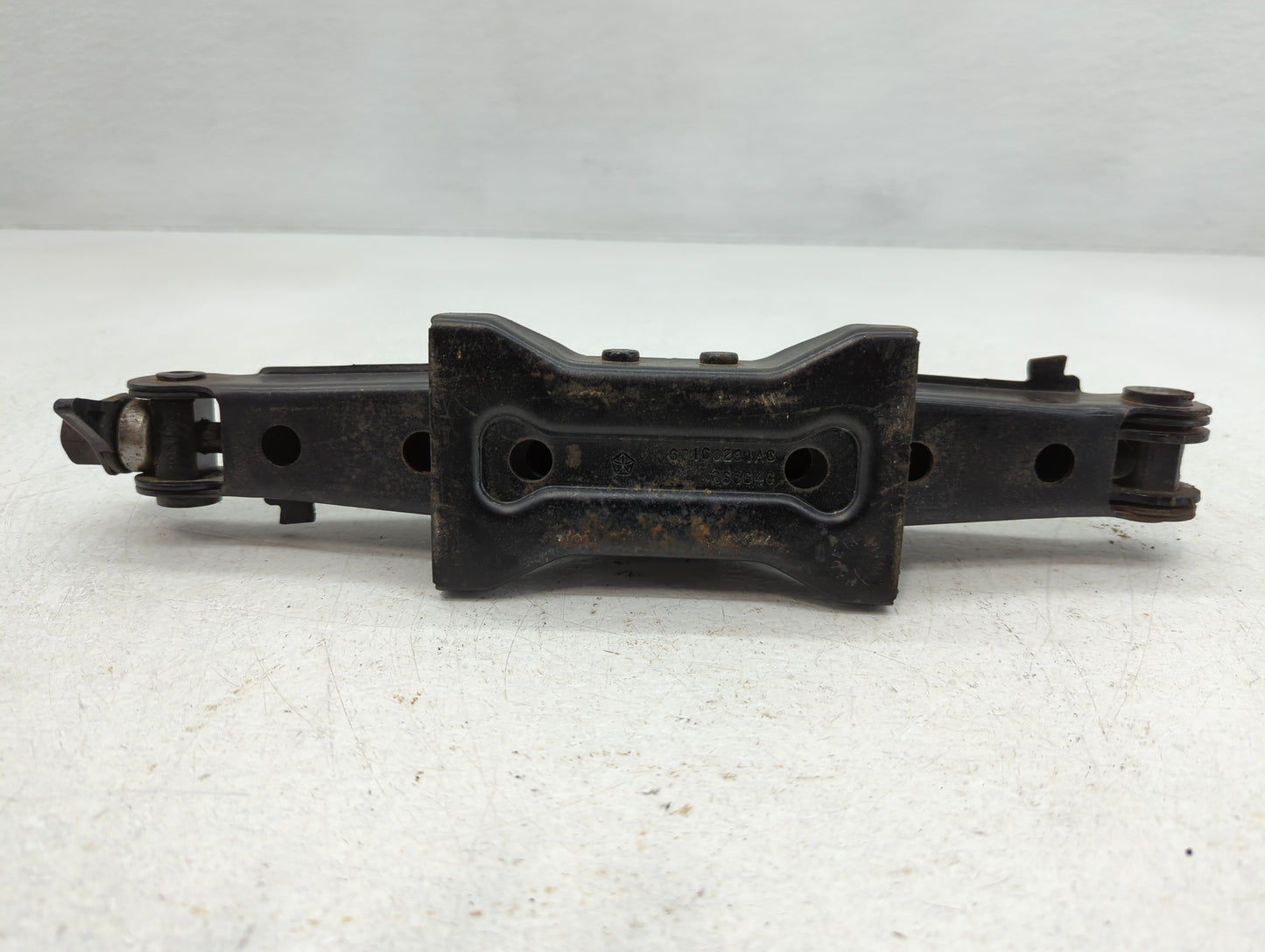 2012 Dodge Journey Spare Scissor Car Jack - Oemusedautoparts1.com