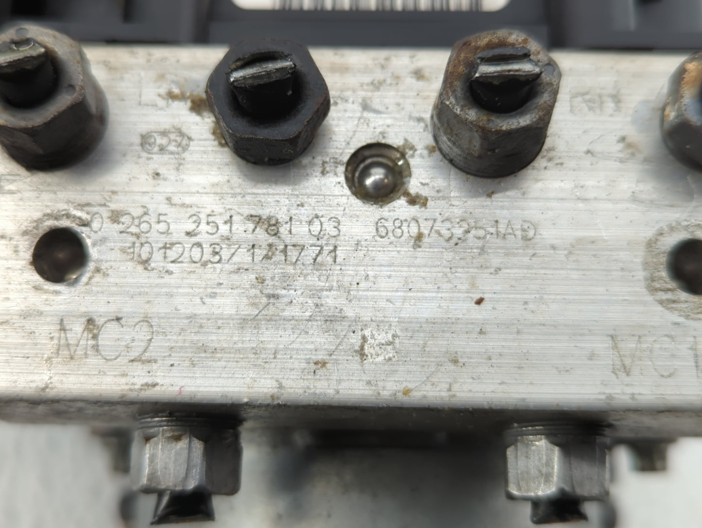 2012-2017 Fiat 500 ABS Pump Control Module Replacement P/N:68073351AD Fits Fits 2012 2013 2014 2015 2016 2017 OEM Used Auto