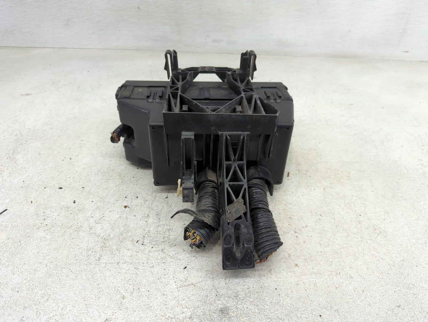 2012-2014 Ford Edge Fusebox Fuse Box Panel Relay Module P/N:BT4T-14A003-AA Fits Fits 2012 2013 2014 OEM Used Auto Parts - Oe