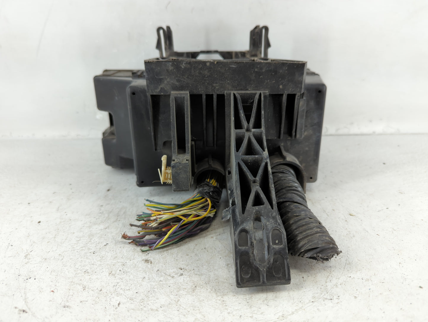 2012-2014 Ford Edge Fusebox Fuse Box Panel Relay Module P/N:BT4T-14A003-AA Fits Fits 2012 2013 2014 OEM Used Auto Parts - Oe
