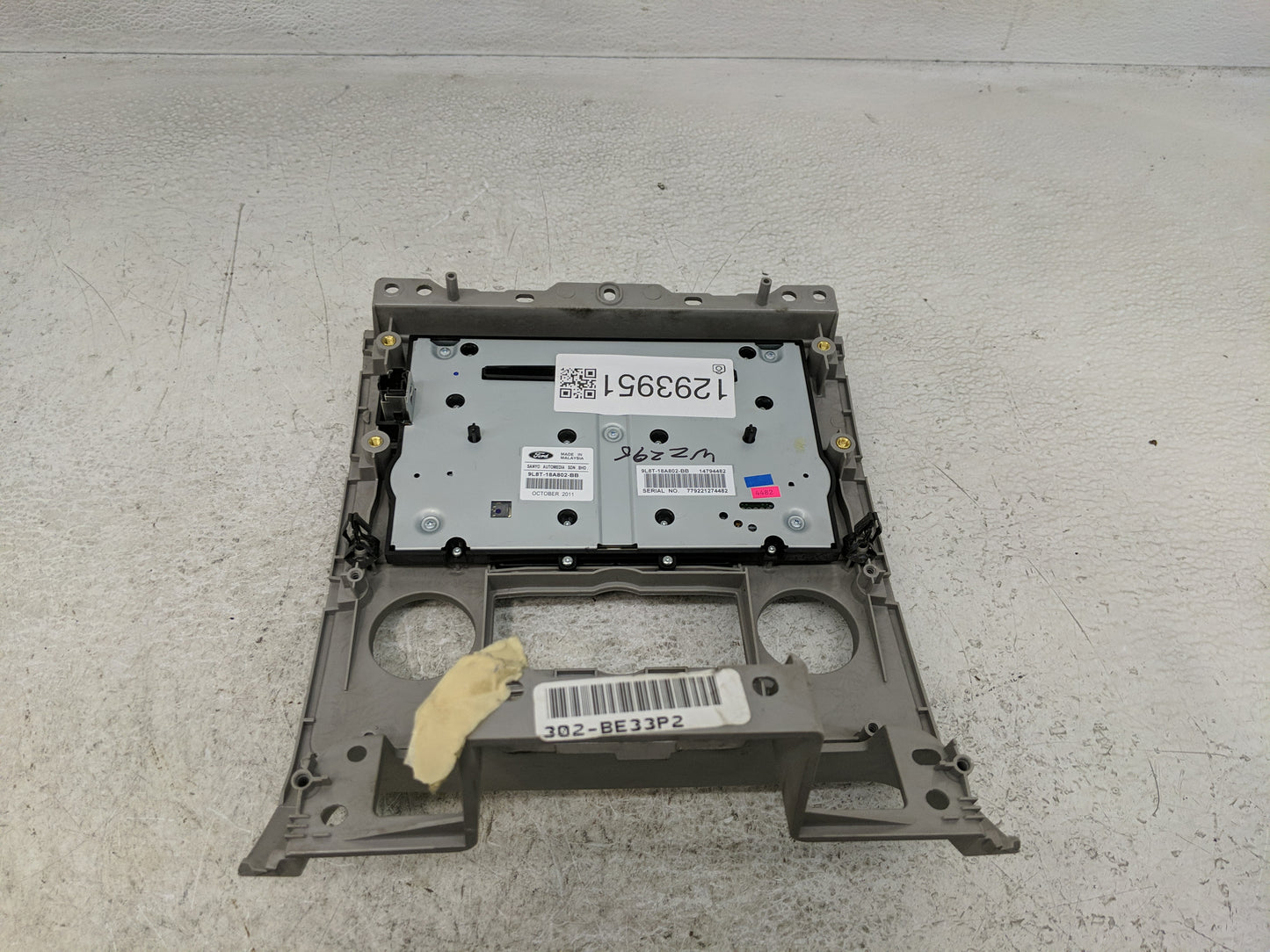2009-2012 Ford Escape Radio Control Panel - Oemusedautoparts1.com
