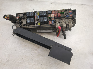 2011-2012 Ford Escape Fusebox Fuse Box Panel Relay Module P/N:8L8T-14A003-AE 3B0790100 Fits Fits 2011 2012 OEM Used Auto Parts
