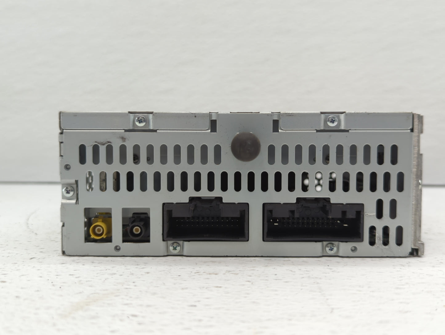 2012-2012 Ford Explorer Am Fm Cd Player Radio Receiver - Oemusedautoparts1.com