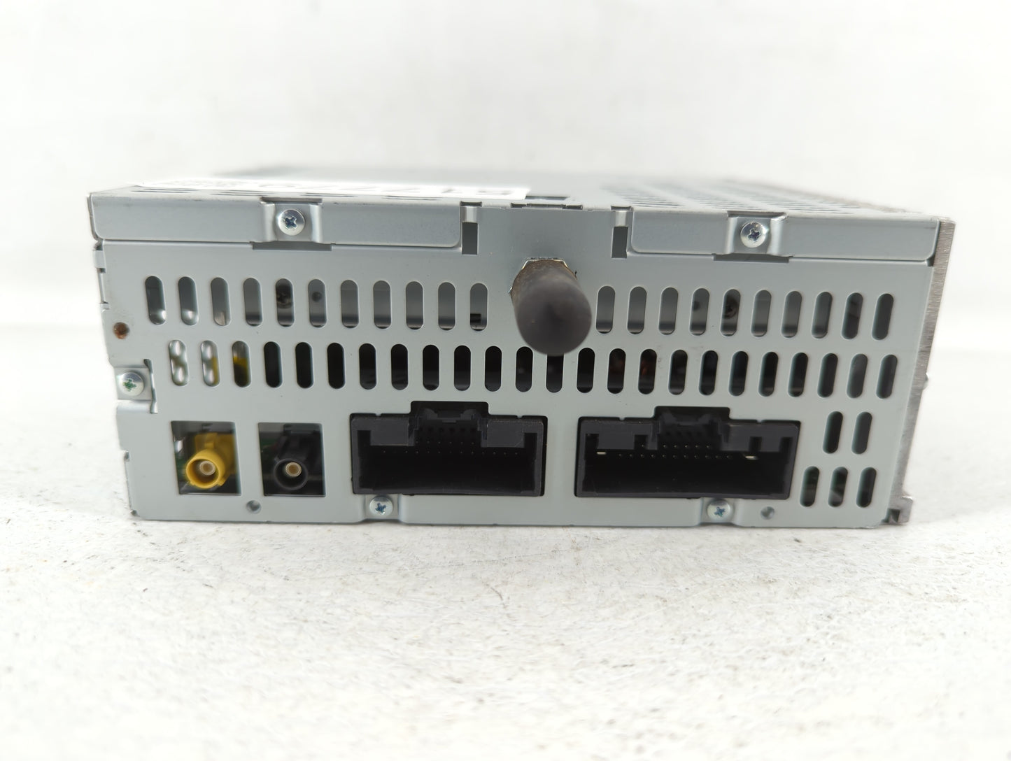 2012-2012 Ford Explorer Am Fm Cd Player Radio Receiver - Oemusedautoparts1.com