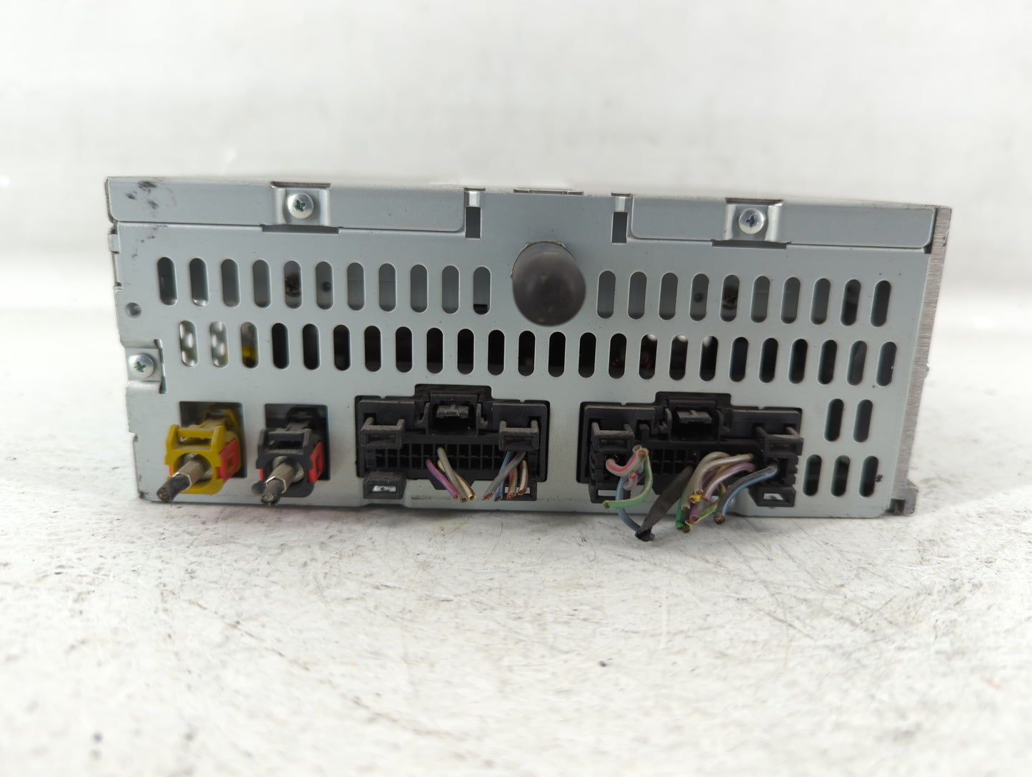 2012-2012 Ford Explorer Am Fm Cd Player Radio Receiver - Oemusedautoparts1.com