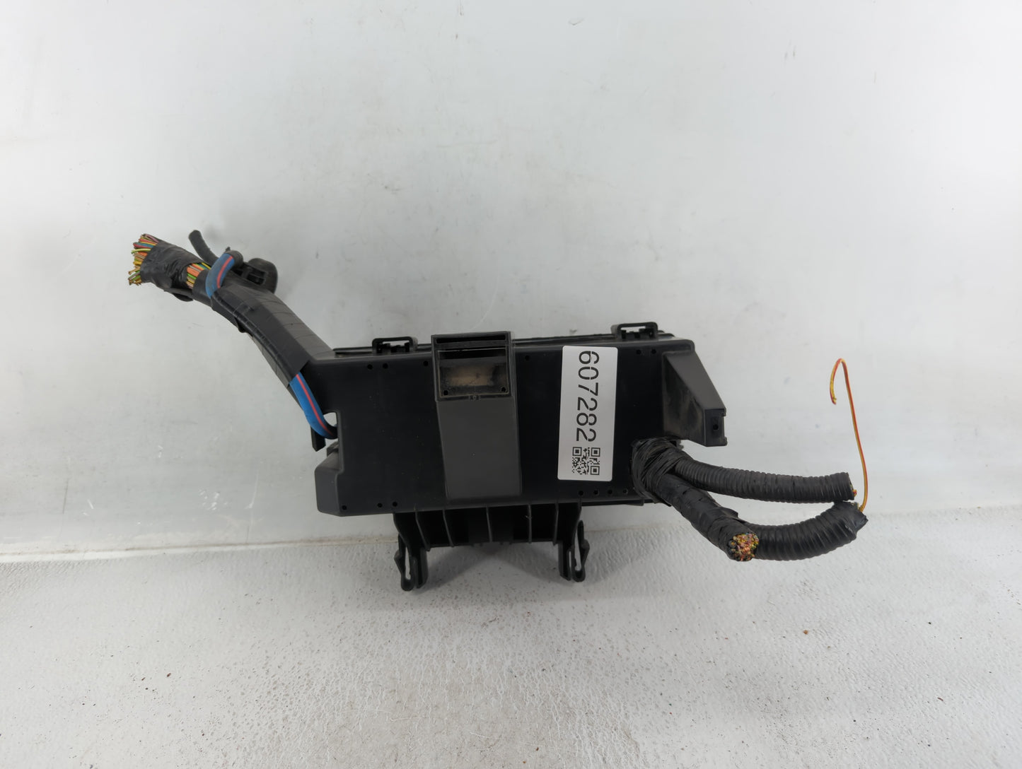 2011-2012 Ford Explorer Fusebox Fuse Box Panel Relay Module Fits Fits 2011 2012 OEM Used Auto Parts - Oemusedautoparts1.com
