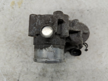 2011-2014 Ford Fiesta Throttle Body P/N:7S7G-9F991-CA 7S7G-9F991-B7A Fits Fits 2011 2012 2013 2014 OEM Used Auto Parts