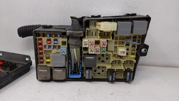 2012-2014 Ford Focus Fusebox Fuse Box Panel Relay Module P/N:AV6T-14A142-AB AV6T-14A142-AA, FU4T-14K733 Fits Fits 2012 2013 2014 OEM Used Auto Parts