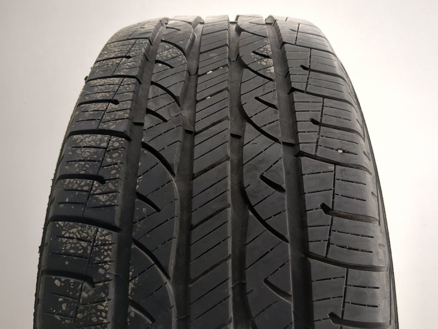 Used Tire 215/55R16 KELLY EDGE TOURING A/S 93V - Tread Depth 8/32 - Oemusedautoparts1.com