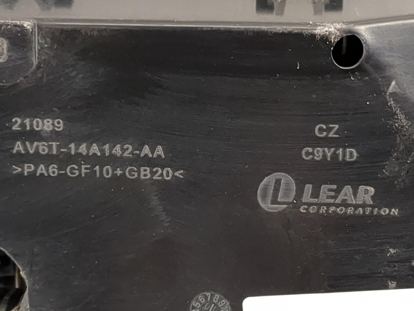 2012-2014 Ford Focus Fusebox Fuse Box Panel Relay Module P/N:AV6T-14A142-AA 9L2T-14B192-AA Fits Fits 2012 2013 2014 OEM Used
