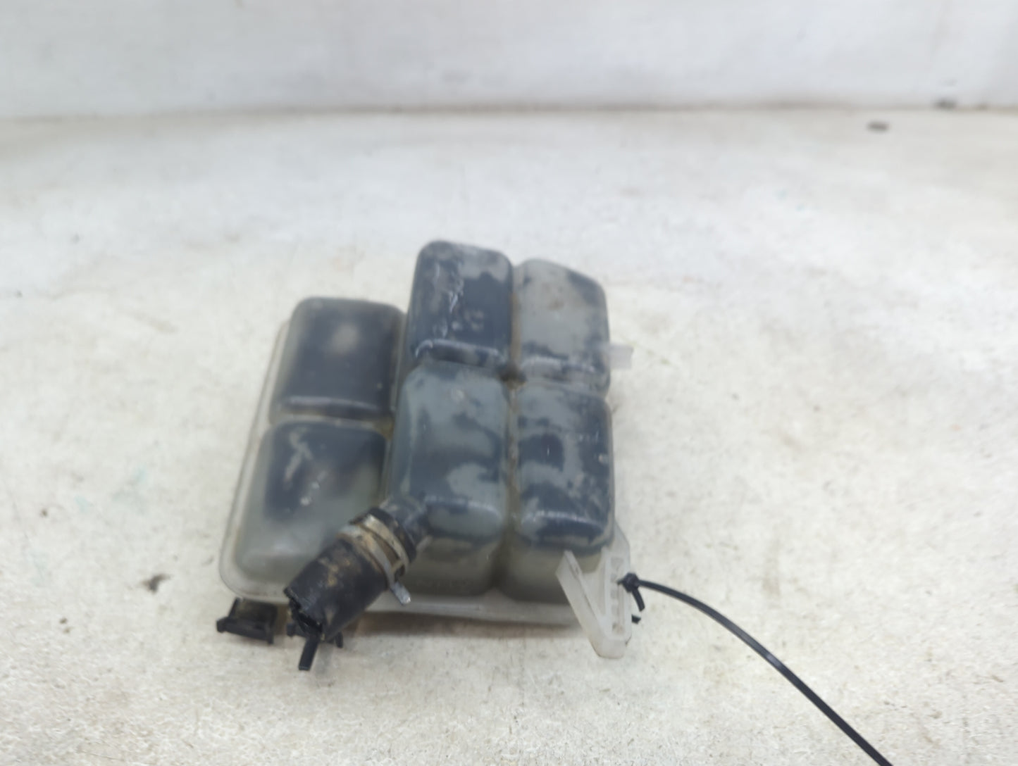 2012-2018 Ford Focus Radiator Coolant Overflow Expansion Tank Bottle 1478932 - Oemusedautoparts1.com
