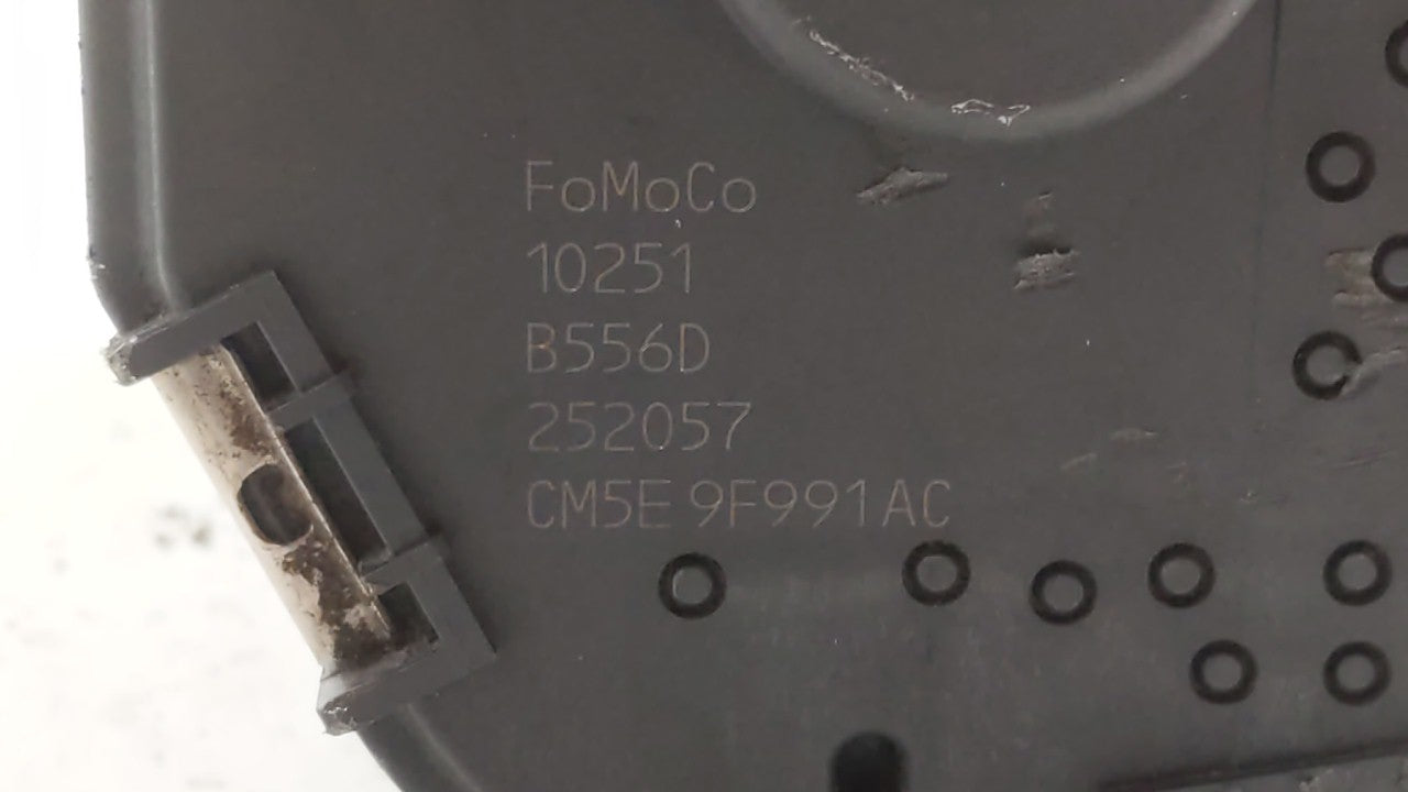 2012-2013 Ford Focus Throttle Body P/N:CM5E-9F991-AC CM5E-9F991-AD Fits Fits 2012 2013 2014 2015 2016 2017 OEM Used Auto Par