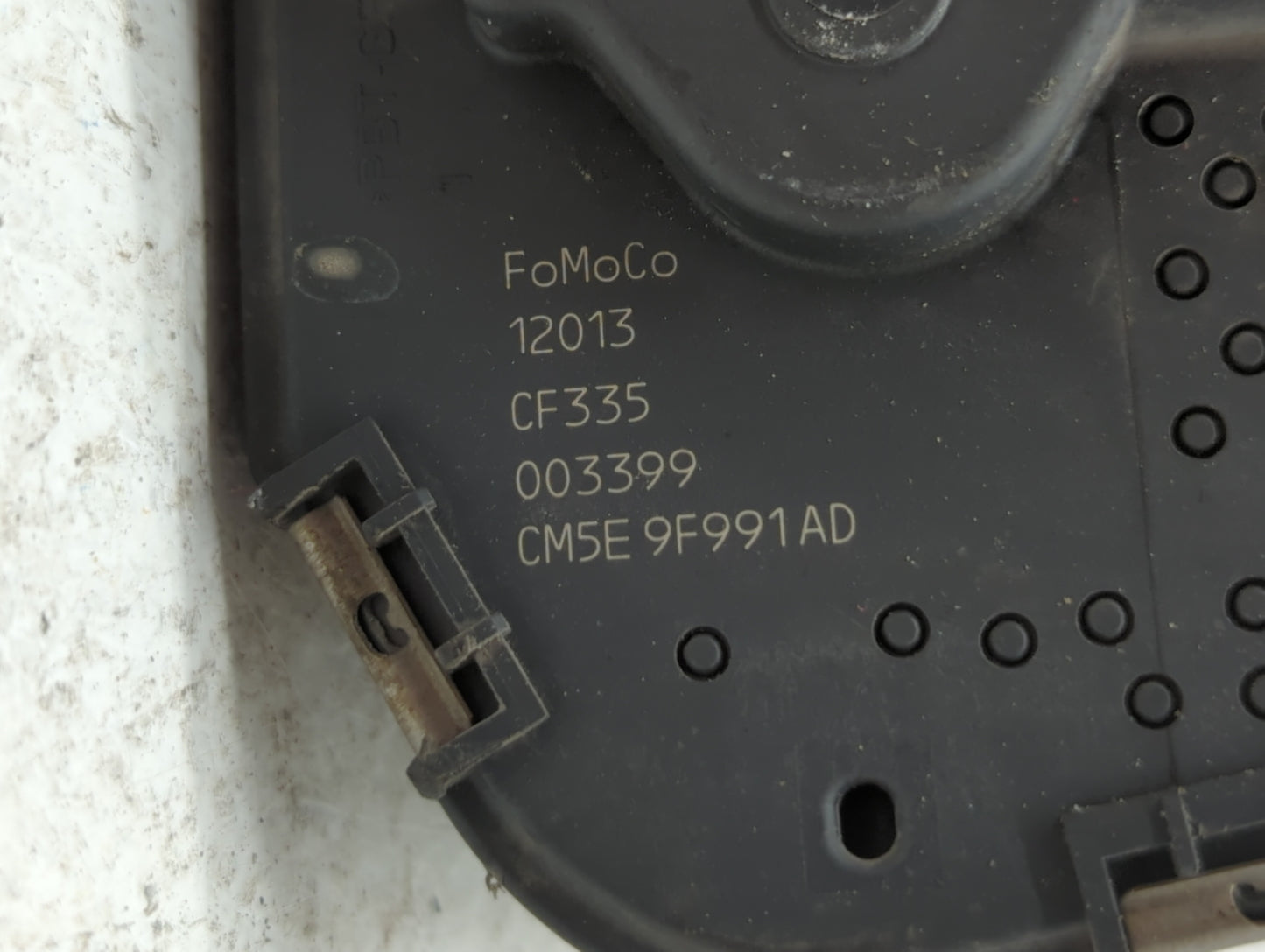 2012-2013 Ford Focus Throttle Body P/N:CM5E-9F991-AD CM5E-9F991-AC Fits Fits 2012 2013 2014 2015 2016 2017 OEM Used Auto Par