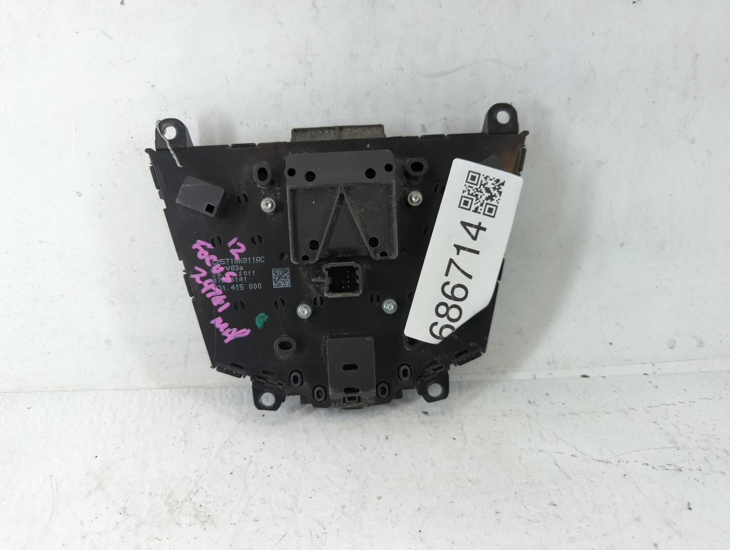 2012-2013 Ford Focus Radio AM FM Cd Player Receiver Replacement P/N:CM5T1BK811AC Fits Fits 2012 2013 OEM Used Auto Parts - O