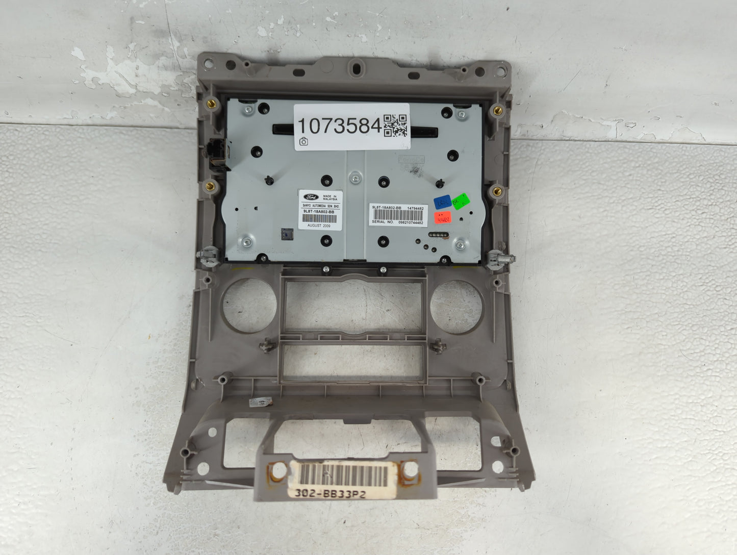 2011-2012 Ford Fusion Radio AM FM Cd Player Receiver Replacement P/N:9L8T-18A802-BB Fits Fits 2011 2012 OEM Used Auto Parts